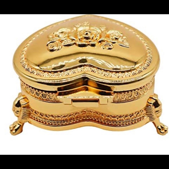 Vintage Trinket Golden Heart shaped Box - Picture 5 of 7